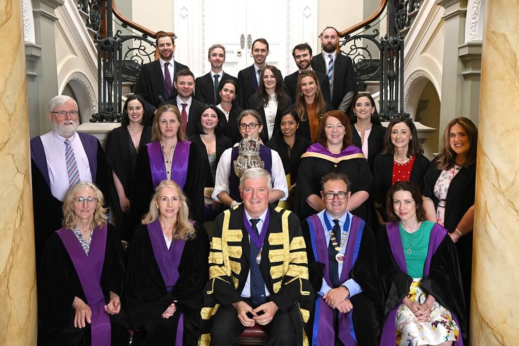 Attendees at an Institute of Medicine ceremony held in No. 6 Kildare Street